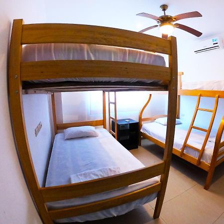 Kiwi Suites Hostel Монтаньита Экстерьер фото