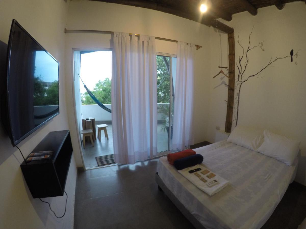 Kiwi Suites Hostel Монтаньита Экстерьер фото