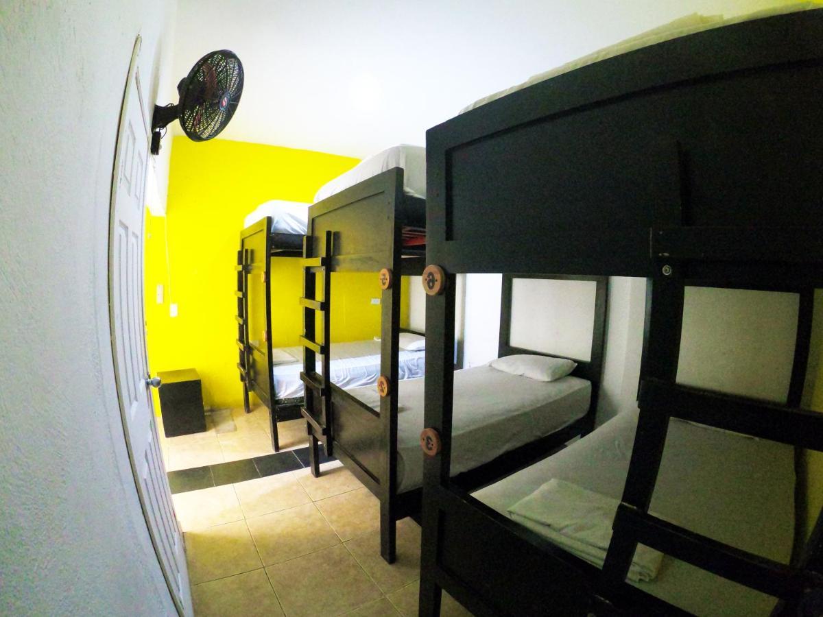 Kiwi Suites Hostel Монтаньита Экстерьер фото