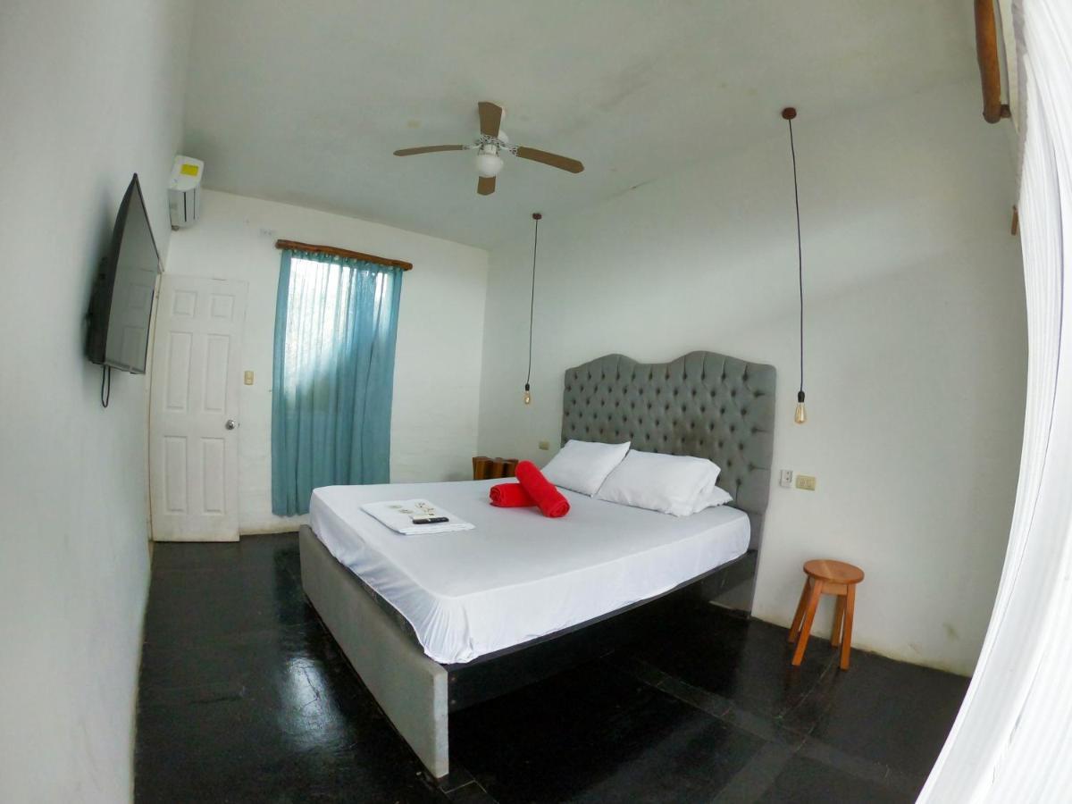 Kiwi Suites Hostel Монтаньита Экстерьер фото