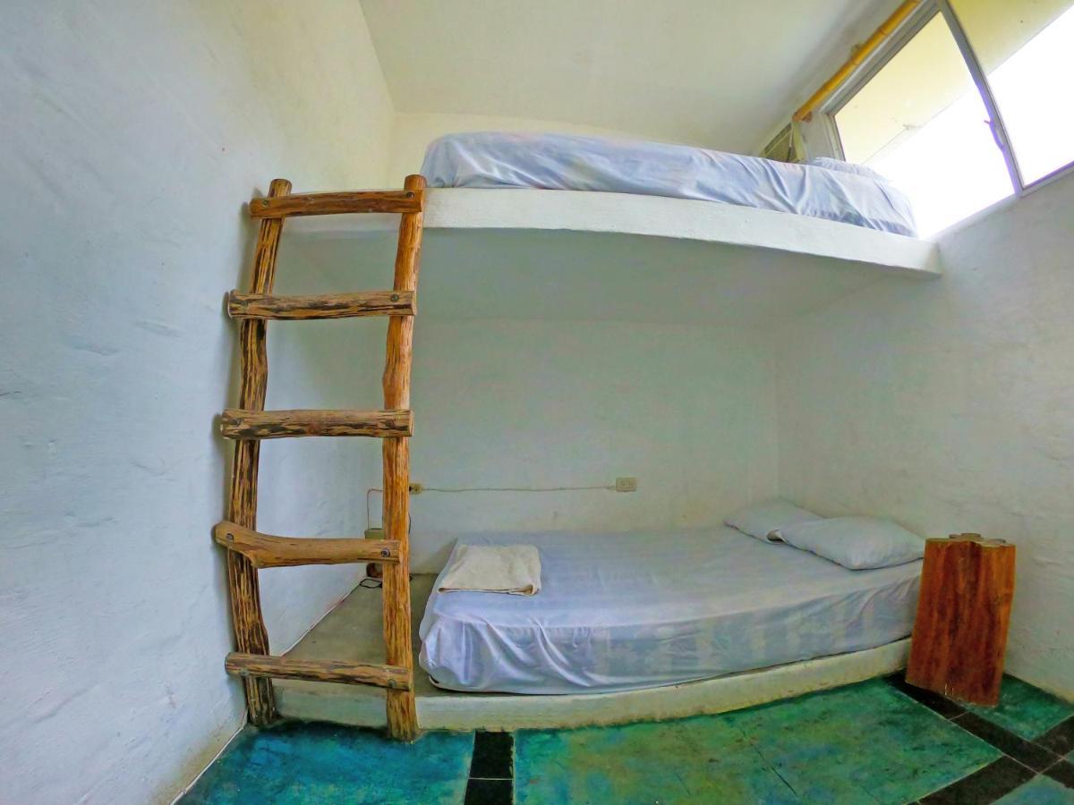 Kiwi Suites Hostel Монтаньита Экстерьер фото