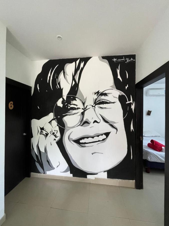 Kiwi Suites Hostel Монтаньита Экстерьер фото